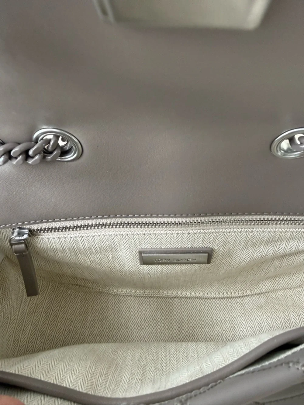 Tory Burch Quilted Matte Leather Shoulder Bag in Light Grey